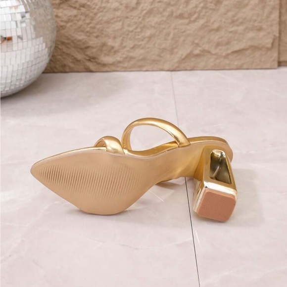 Gold Heels - Picture 5 of 7